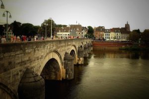 Dagbesteding activiteiten in Maastricht en Heerlen: gestructureerde programma's voor persoonlijke groei, sociale verbinding e